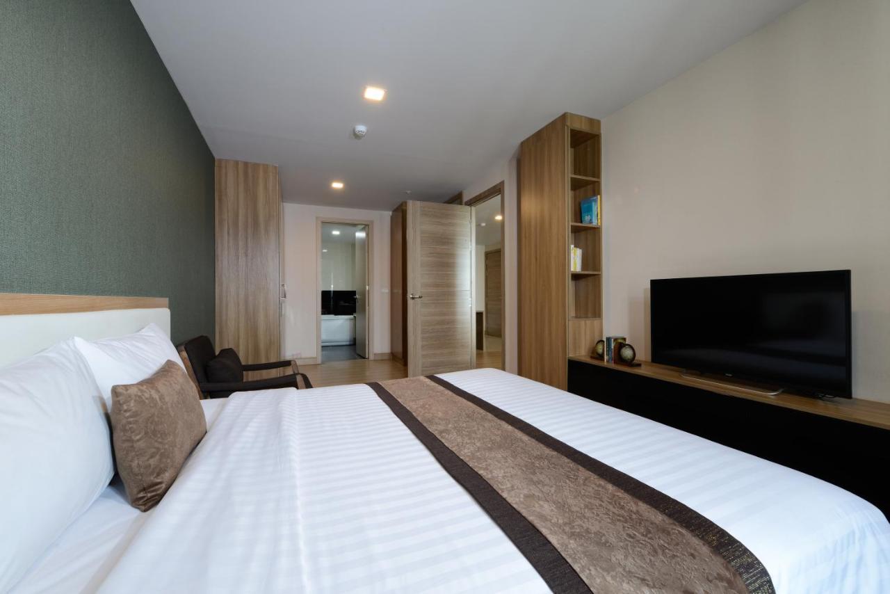 Ramada By Wyndham Bangkok Ten Ekamai Residences Buitenkant foto