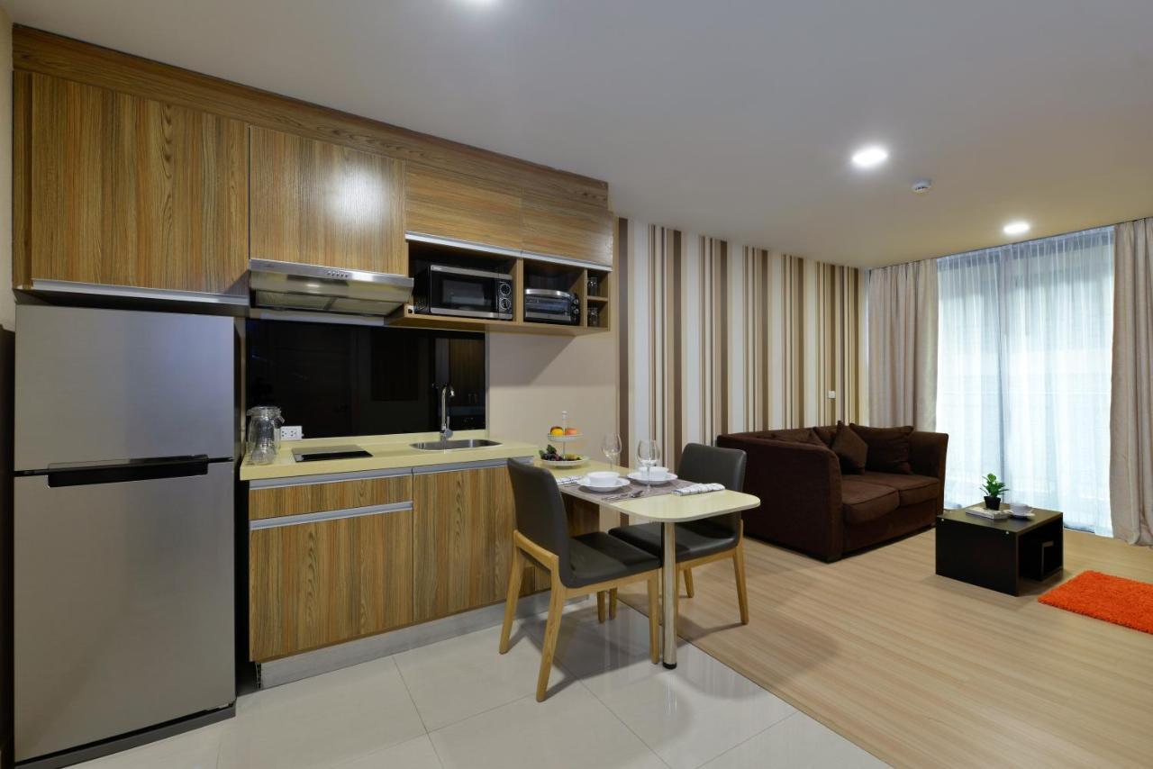 Ramada By Wyndham Bangkok Ten Ekamai Residences Buitenkant foto
