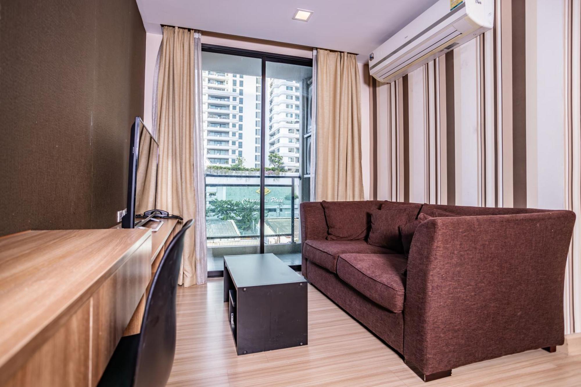 Ramada By Wyndham Bangkok Ten Ekamai Residences Buitenkant foto