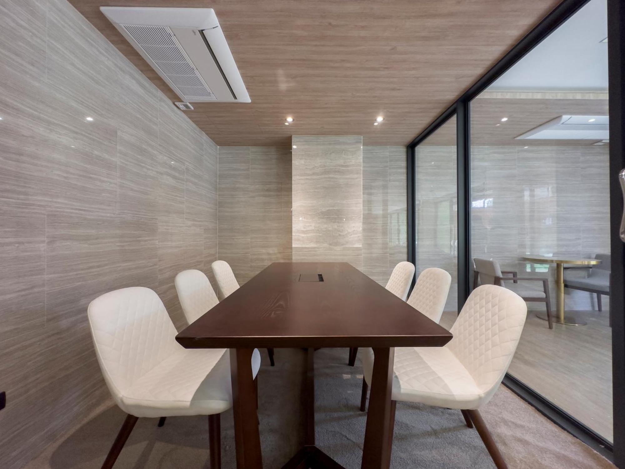 Ramada By Wyndham Bangkok Ten Ekamai Residences Buitenkant foto