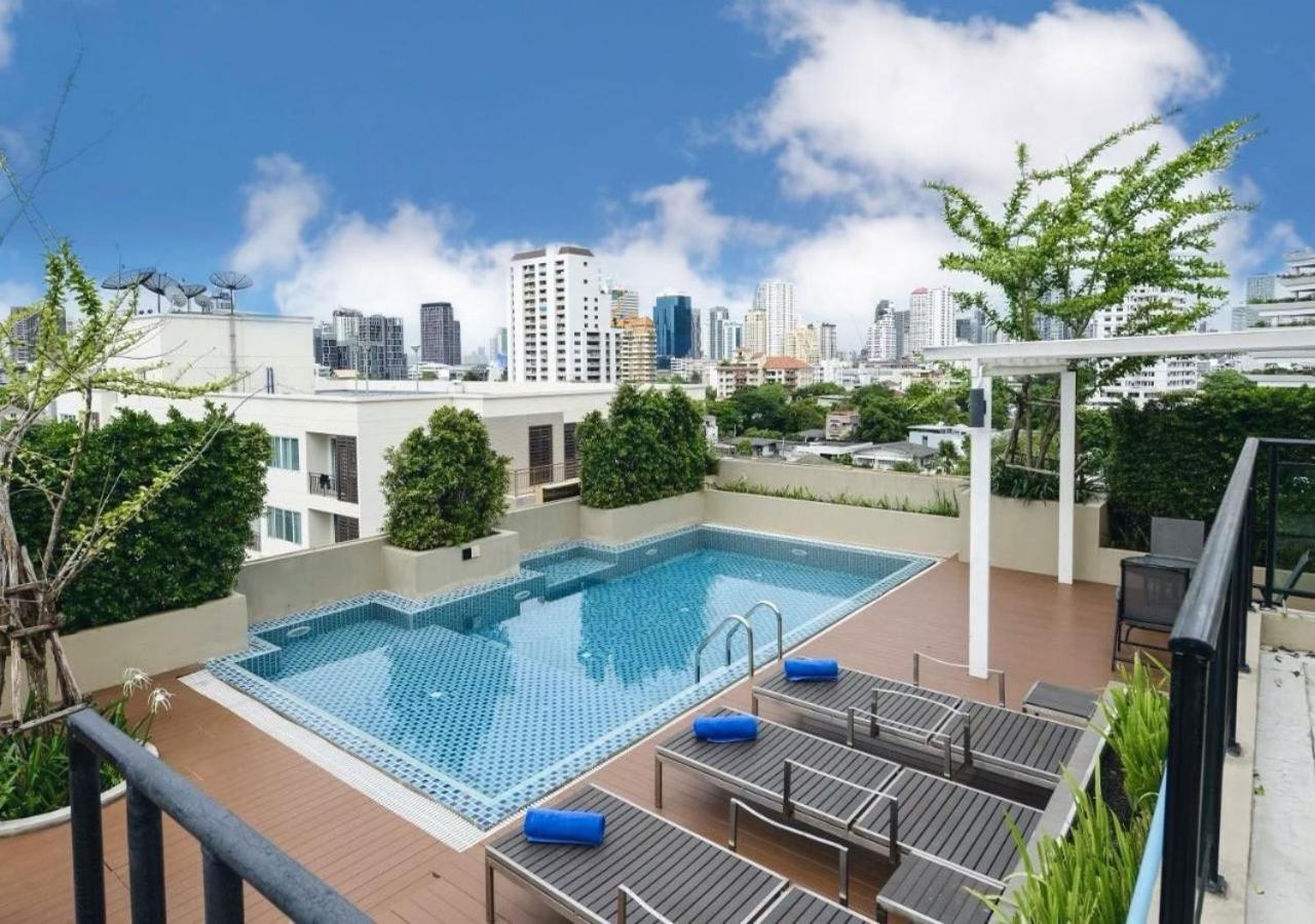 Ramada By Wyndham Bangkok Ten Ekamai Residences Buitenkant foto